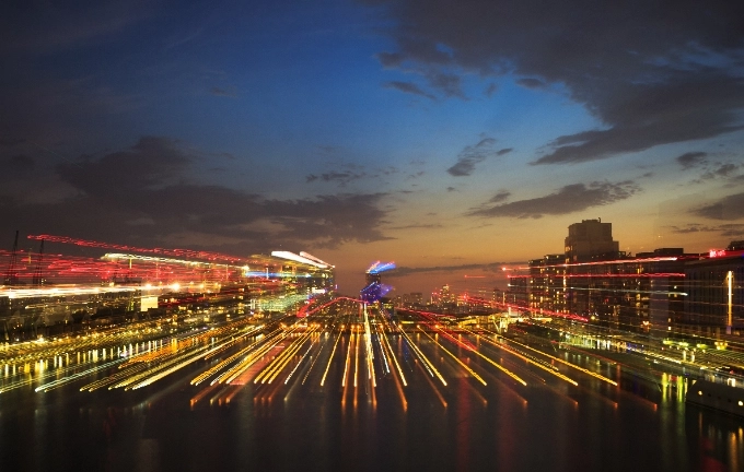 beautiful-shot-amazing-cityscape-sunset_WH_680x432px (1)